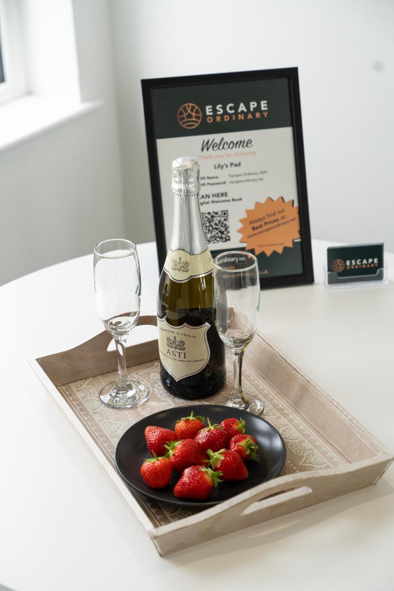 Escape Ordinary At Lily'S Pad Villa Enniskillen Eksteriør bilde